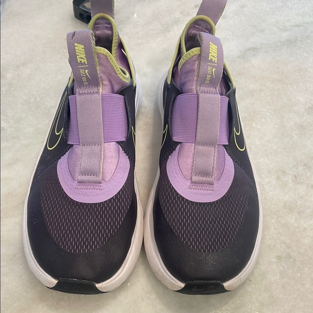 Nike Black and Lavender Athletic Shoes